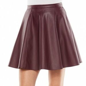 Lauren Conrad Faux Leather Skirt in Burgundy